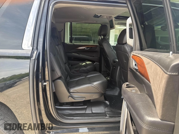 2016 Cadillac Escalade ESV Premium Collection z VIN 1GYS4JKJ9GR127452, wystawiony jako IAAI lot #42379596 z przebiegiem 192 063 mil mil oraz . Historia ofert i sprzedaży dostępna na DreamBid. Obrazek 8.