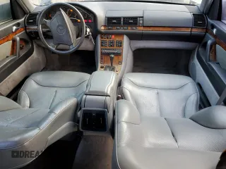 1993 Mercedes-Benz 500 z VIN WDBGA51E3PA109767, wystawiony jako Copart lot #44822475 z przebiegiem 143 190 mil mil oraz Tytuł czysty. Historia ofert i sprzedaży dostępna na DreamBid. Obrazek 8.
