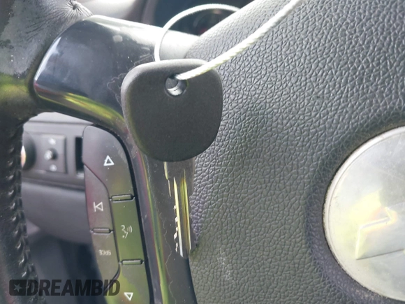 2007 Chevrolet Avalanche LTZ z VIN 3GNEC12077G263020, wystawiony jako IAAI lot #42297577 z przebiegiem 156 986 mil mil oraz . Historia ofert i sprzedaży dostępna na DreamBid. Obrazek 11.