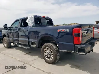 2023 Ford F-250 XL z VIN 1FT8W2BT8PED58853, wystawiony jako Copart lot #52819335 z przebiegiem 107 892 mil mil oraz Szkody całkowita. Historia ofert i sprzedaży dostępna na DreamBid. Obrazek 2.