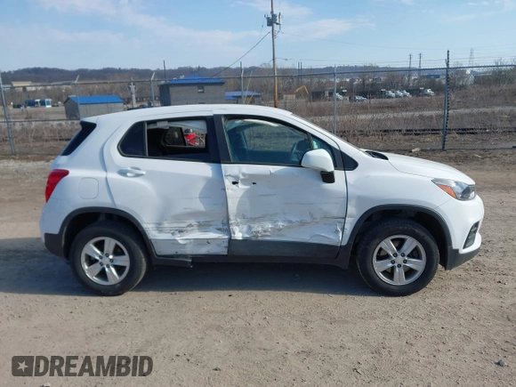 2020 Chevrolet Trax LS with VIN 3GNCJNSB5LL266439, listed as a IAAI auction lot 41763923 with 67,799 mi miles. Bid and sale history available at carsss.com. Image 13.