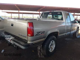 1998 Chevrolet Silverado 1500 with VIN 1GCEK19R5WR125586, listed as a IAAI auction lot 41797844 with 329,124 mi miles and . Bid and sale history available at DreamBid. Image 4.