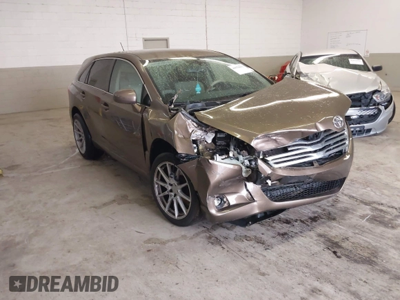 2009 Toyota Venza with VIN 4T3ZK11A69U015318, listed as a IAAI auction lot 41979012 with 140,202 mi miles. Bid and sale history available at carsss.com. Image 1.