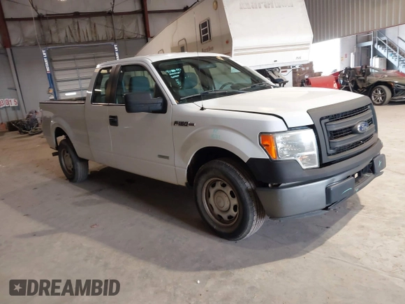 2014 Ford F-150 XL with VIN 1FTFX1CT6EKE41483, listed as a IAAI auction lot 41409520 with 131,898 mi miles. Bid and sale history available at carsss.com. Image 1.