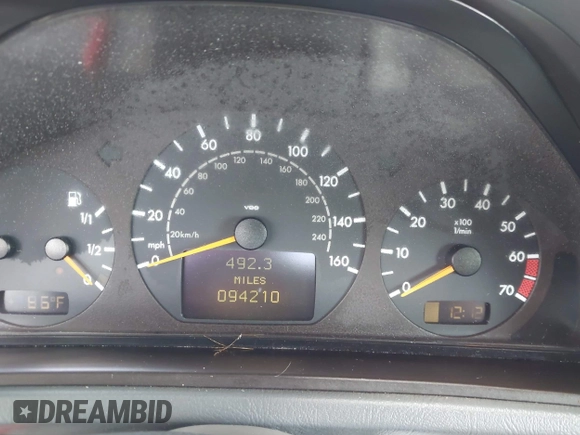 2001 Mercedes-Benz CLK 320/430 z VIN WDBLK65G51T083813, wystawiony jako IAAI lot #42412526 z przebiegiem 94 210 mil mil oraz . Historia ofert i sprzedaży dostępna na DreamBid. Obrazek 7.