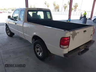 2000 Ford Ranger XL with VIN 1FTYR14VXYTB24131, listed as a IAAI auction lot 42182292 with 263,211 mi miles. Bid and sale history available at carsss.com. Image 3.