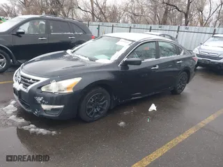 2015 Nissan Altima 2.5 with VIN 1N4AL3AP4FN308783, listed as a IAAI auction lot 41939936 with 192,782 mi miles. Bid and sale history available at carsss.com. Image 2.