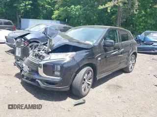 2023 Mitsubishi Outlander ES z VIN JA4ARUAU2PU008729, wystawiony jako IAAI lot #39558734 z przebiegiem 7 466 mil mil oraz . Historia ofert i sprzedaży dostępna na DreamBid. Obrazek 2.