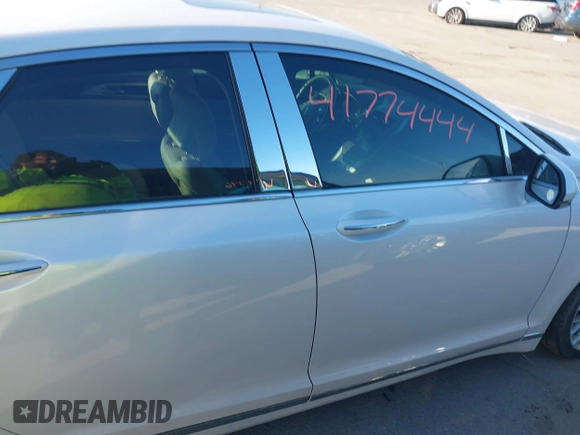 2016 Lincoln MKZ z VIN 3LN6L2JK8GR624664, wystawiony jako IAAI lot #41774444 z przebiegiem 106 695 mil mil oraz . Historia ofert i sprzedaży dostępna na DreamBid. Obrazek 13.