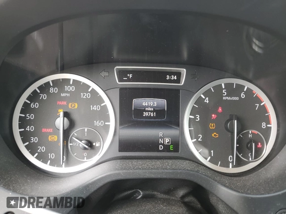 2018 Infiniti QX30 Premium with VIN SJKCH5CR2JA052770, listed as a Copart auction lot 61227824 with 39,761 mi miles and Salvage Title. Bid and sale history available at carsss.com. Image 9.