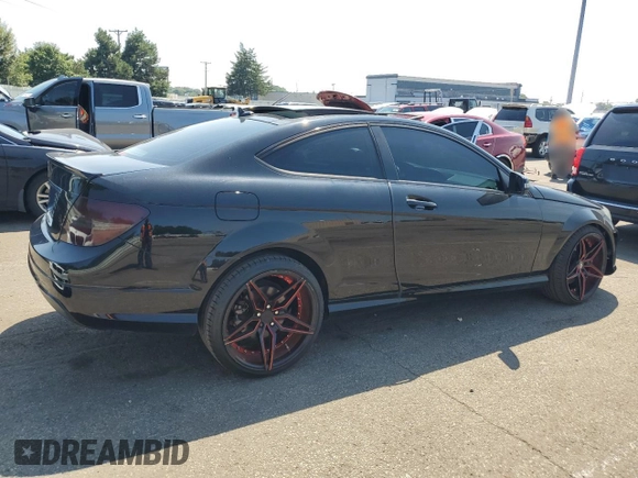 2013 Mercedes-Benz C 250 z VIN WDDGJ4HB2DF949082, wystawiony jako Copart lot #65957375 z przebiegiem 156 936 mil mil oraz Czysty tytuł • Clean title. Historia ofert i sprzedaży dostępna na DreamBid. Obrazek 3.
