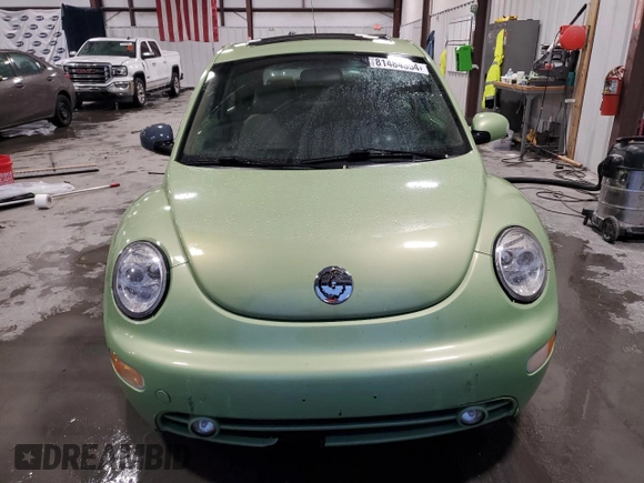 2005 Volkswagen New Beetle Coupe GLS with VIN 3VWCR31C85M406736, listed as a Copart auction lot 81484354 with 215,530 mi miles and Salvage Title. Bid and sale history available at carsss.com. Image 5.