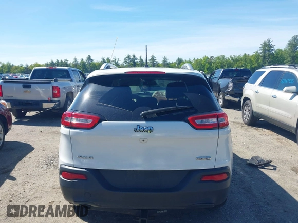 2017 Jeep Cherokee Latitude with VIN 1C4PJMCB6HW520731, listed as a IAAI auction lot 42299903 with 132,527 mi miles and . Bid and sale history available at DreamBid. Image 16.