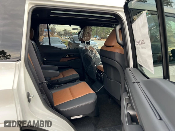 2024 Lexus GX 550 Luxury with VIN JTJVBCDX9R5005977, listed as a Copart auction lot 86017994 with 3 mi miles and Clean title. Bid and sale history available at DreamBid. Image 6.