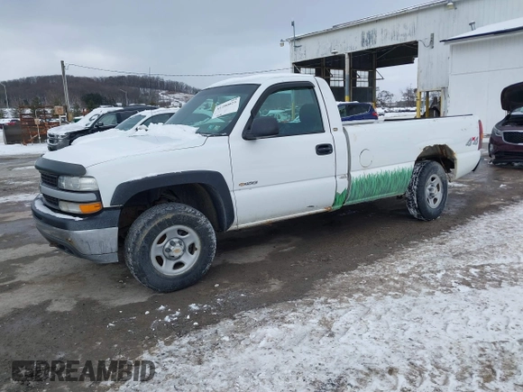 2000 Chevrolet Silverado 1500 with VIN 1GCEK14V8YE421717, listed as a IAAI auction lot 41280823 with 185,551 mi miles. Bid and sale history available at carsss.com. Image 2.