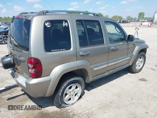 2005 Jeep Liberty Limited with VIN 1J4GL58K05W712676, listed as a IAAI auction lot 42187849 with 222,220 mi miles and . Bid and sale history available at carsss.com. Image 4.