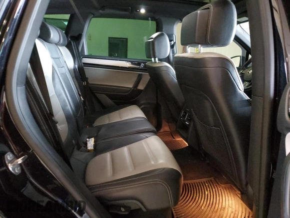 2017 Volkswagen Touareg Wolfsburg Edition с VIN WVGRF7BP5HD003159, выставлен на аукционе Copart как лот 45211865 с пробегом 120 393 миль миль и Списание • Salvage title. История ставок и продаж доступна на DreamBid. Изображение 11.