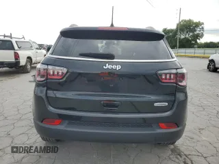 2020 Jeep Compass Latitude z VIN 3C4NJCBBXLT257063, wystawiony jako Copart lot #62596405 z przebiegiem 52 686 mil mil oraz Szkoda całkowita • Salvage title. Historia ofert i sprzedaży dostępna na DreamBid. Obrazek 6.