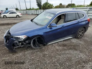 2018 BMW X1 sDrive28i with VIN WBXHU7C33J3F04439, listed as a Copart auction lot 45034033 with 28,091 mi miles. Bid and sale history available at carsss.com. Image 1.