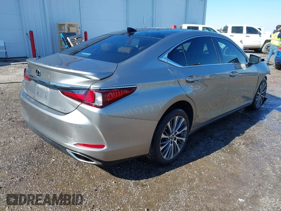 2021 Lexus ES with VIN 58ADZ1B12MU107749, listed as a IAAI auction lot 41543415 with 48,134 mi miles. Bid and sale history available at carsss.com. Image 4.