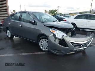 2017 Nissan Versa SV z VIN 3N1CN7AP4HK429880, wystawiony jako IAAI lot #41702985 z przebiegiem 183 764 mil mil oraz . Historia ofert i sprzedaży dostępna na DreamBid. Obrazek 1.