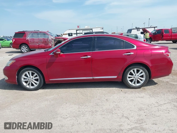 2012 Lexus ES 330 z VIN JTHBK1EG3C2483523, wystawiony jako IAAI lot #42259414 z przebiegiem 128 887 mil mil oraz . Historia ofert i sprzedaży dostępna na DreamBid. Obrazek 14.