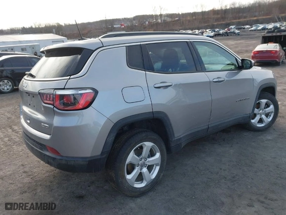 2019 Jeep Compass Latitude with VIN 3C4NJDBB8KT596800, listed as a IAAI auction lot 41600790 with 78,708 mi miles. Bid and sale history available at carsss.com. Image 4.