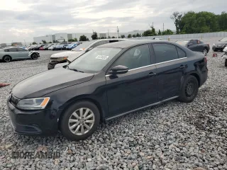 2013 Volkswagen Jetta Hybrid SE with VIN 3VW637AJ7DM238882, listed as a Copart auction lot 64734535 with 170,703 mi miles and Clean title. Bid and sale history available at DreamBid. Image 1.