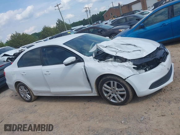 2011 Volkswagen Jetta SE with VIN 3VWDX7AJ9BM352889, listed as a IAAI auction lot 42276273 with Not provided miles and . Bid and sale history available at DreamBid. Image 12.