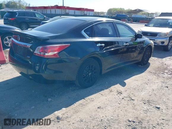 2013 Nissan Altima 2.5 S with VIN 1N4AL3AP2DN466231, listed as a IAAI auction lot 42065741 with 138,511 mi miles. Bid and sale history available at carsss.com. Image 4.