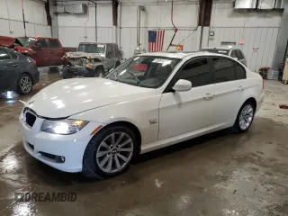 2011 BMW 3 Series 328i xDrive z VIN WBAPK7C59BA772421, wystawiony jako Copart lot #55681535 z przebiegiem 151 872 mil mil oraz Nie do naprawy • Non repairable. Historia ofert i sprzedaży dostępna na DreamBid. Obrazek 1.