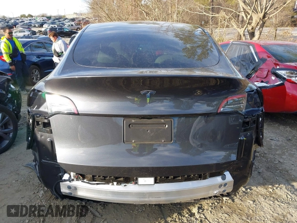 2024 Tesla Model Y с VIN 7SAYGDED7RF011175, выставлен на аукционе IAAI как лот 41366276 с пробегом 9 317 миль миль и . История ставок и продаж доступна на DreamBid. Изображение 16.