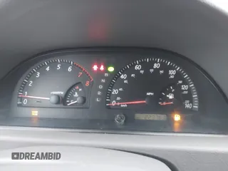 2004 Toyota Camry LE z VIN 4T1BE32K64U896809, wystawiony jako IAAI lot #41075176 z przebiegiem 223 763 mil mil oraz . Historia ofert i sprzedaży dostępna na DreamBid. Obrazek 7.
