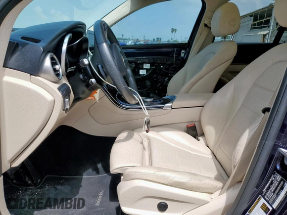2018 Mercedes-Benz GLC 300 z VIN WDC0G4JB5JV078484, wystawiony jako Copart lot #58622385 z przebiegiem 75 949 mil mil oraz Szkoda całkowita • Salvage title. Historia ofert i sprzedaży dostępna na DreamBid. Obrazek 7.