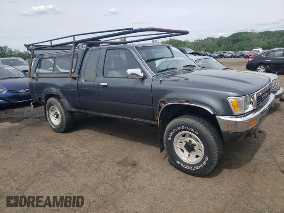 1991 Toyota Pickup DLX z VIN JT4VN13G3M5064161, wystawiony jako Copart lot #57963035 z przebiegiem 232 994 mil mil oraz Szkody całkowita. Historia ofert i sprzedaży dostępna na DreamBid. Obrazek 4.