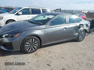 2024 Nissan Altima SV with VIN 1N4BL4DV7RN327708, listed as a IAAI auction lot 41423932 with 10,387 mi miles and . Bid and sale history available at carsss.com. Image 2.