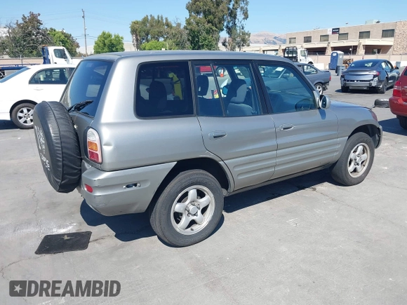 2000 Toyota RAV4 z VIN JT3GP10V5Y7065431, wystawiony jako IAAI lot #42639523 z przebiegiem 262 038 mil mil oraz . Historia ofert i sprzedaży dostępna na DreamBid. Obrazek 4.