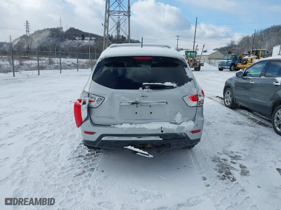 2015 Nissan Pathfinder Platinum with VIN 5N1AR2MM1FC675197, listed as a IAAI auction lot 41595067 with 96,135 mi miles. Bid and sale history available at carsss.com. Image 16.