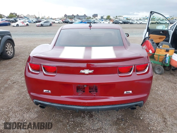 2011 Chevrolet Camaro 1LT z VIN 2G1FB1ED1B9149329, wystawiony jako IAAI lot #42181989 z przebiegiem 143 490 mil mil oraz . Historia ofert i sprzedaży dostępna na DreamBid. Obrazek 16.