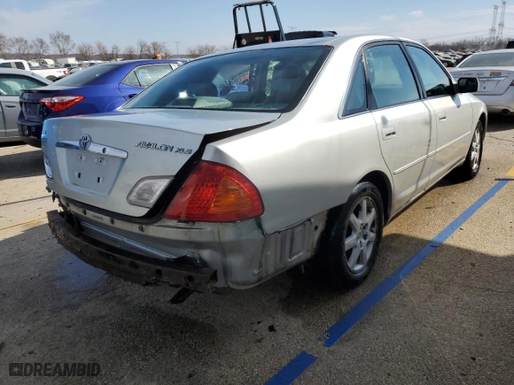 2002 Toyota Avalon XL with VIN 4T1BF28B92U205025, listed as a Copart auction lot 48758535 with 368,896 mi miles and Salvage Title. Bid and sale history available at carsss.com. Image 3.