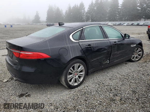 2016 Jaguar XF 35t Premium z VIN SAJBD4BV4GCY11212, wystawiony jako Copart lot #72271964 z przebiegiem 39 753 mil mil oraz Szkoda całkowita • Salvage title. Historia ofert i sprzedaży dostępna na DreamBid. Obrazek 3.