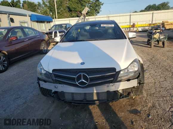 2015 Mercedes-Benz C 250 with VIN WDDGJ4HB6FG371226, listed as a Copart auction lot 62108275 with 70,019 mi miles and Clean title. Bid and sale history available at DreamBid. Image 5.