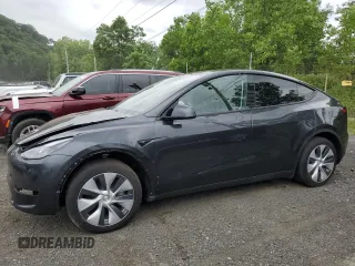 2024 Tesla Model Y с VIN 7SAYGDED2RF040079, выставлен на аукционе Copart как лот 61415675 с пробегом 2 549 миль миль и На запчасти • Non repairable. История ставок и продаж доступна на DreamBid. Изображение 1.