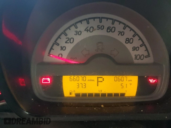 2013 Smart fortwo Pure с VIN WMEEJ3BA9DK626037, выставлен на аукционе Copart как лот 54573255 с пробегом 66 070 миль миль и Чистый • Clean title. История ставок и продаж доступна на DreamBid. Изображение 9.
