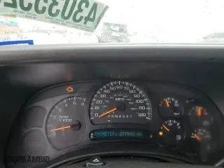 2006 Chevrolet Silverado 1500 LT1 with VIN 1GCEC19V76Z281025, listed as a Copart auction lot 43035525 with 277,843 mi miles and Salvage Title. Bid and sale history available at carsss.com. Image 9.