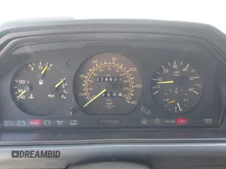 1987 Mercedes-Benz 300 z VIN WDBEB33D8HA427656, wystawiony jako IAAI lot #42281340 z przebiegiem 78 621 mil mil oraz . Historia ofert i sprzedaży dostępna na DreamBid. Obrazek 7.