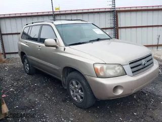 2006 Toyota Highlander w/3rd Row with VIN JTEDP21A660110930, listed as a IAAI auction lot 41521718 with 268,395 mi miles. Bid and sale history available at carsss.com. Image 1.