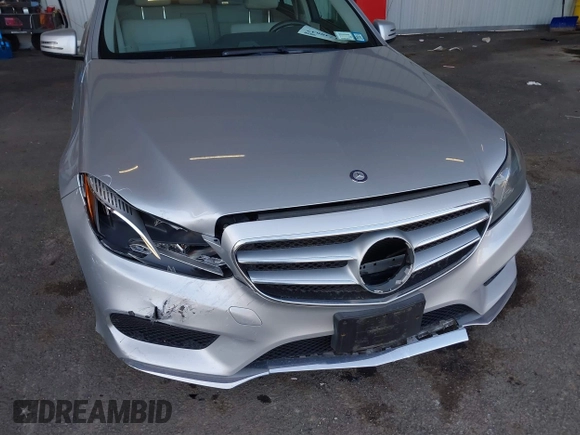 2014 Mercedes-Benz E 350 Sport z VIN WDDHF5KB2EA831973, wystawiony jako IAAI lot #41748637 z przebiegiem 153 481 mil mil oraz . Historia ofert i sprzedaży dostępna na DreamBid. Obrazek 6.