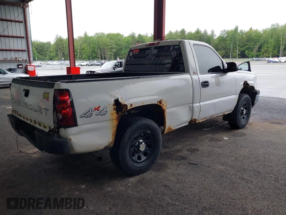 2005 Chevrolet Silverado 1500 LS z VIN 1GCEK14VX5Z305858, wystawiony jako IAAI lot #42437775 z przebiegiem 134 477 mil mil oraz . Historia ofert i sprzedaży dostępna na DreamBid. Obrazek 4.