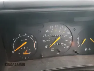 1992 Saab 900 z VIN YS3AK76E3N7007347, wystawiony jako Copart lot #83771454 z przebiegiem 113 408 mil mil oraz Szkoda całkowita • Salvage title. Historia ofert i sprzedaży dostępna na DreamBid. Obrazek 9.